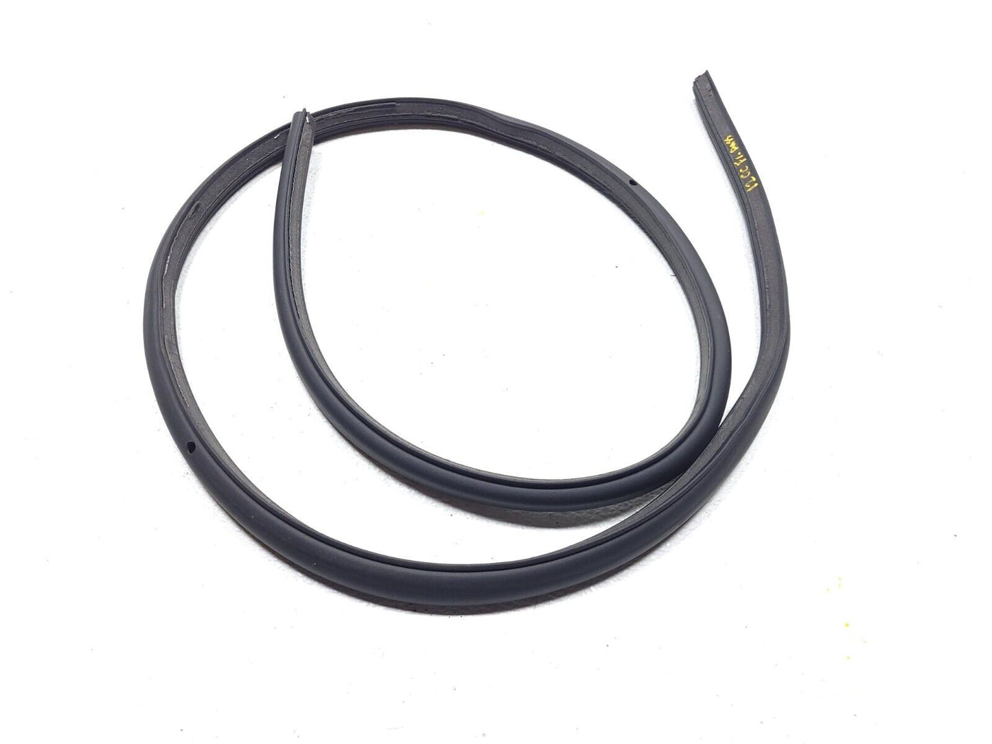 09 10 11 12 Volkswagen Cc Door Weatherstrip Seal Front Right Passenger Side OEM