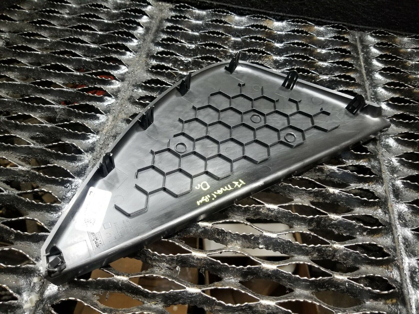 16 17 18 19 Chevrolet Malibu Dash End Cap Cover Trim Left Driver OEM 3k