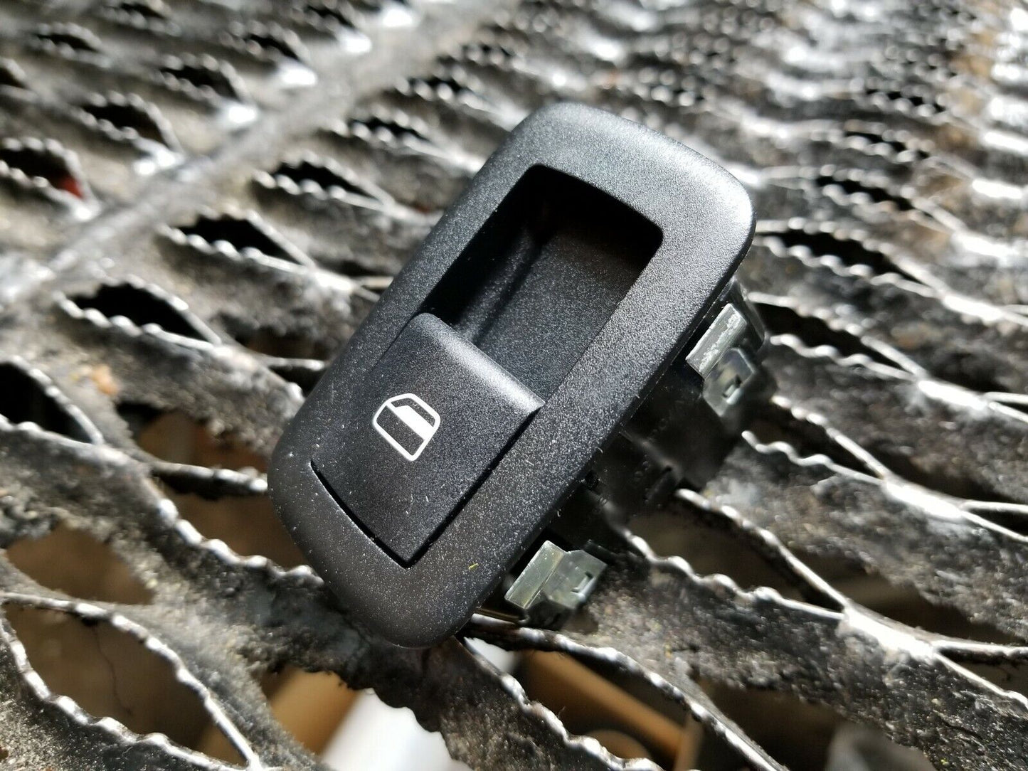 14 15 16 17 Jeep Cherokee Sport Rear Window Control Switch 56046555ac OEM