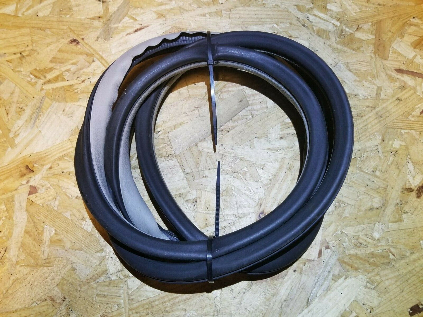 09 10 11 12 13 14 Acura Tl Rear Left Driver Side Door Weatherstrip Seal OEM