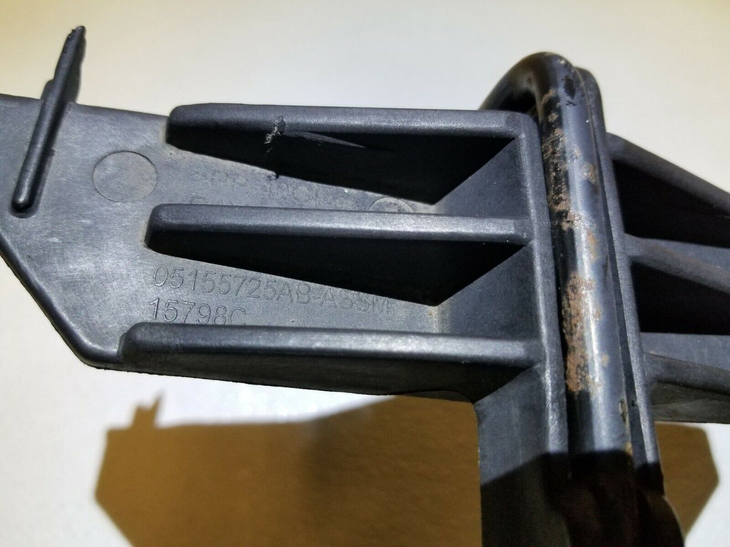 07 08 09 10 Chrysler Sebring Battery Hold Down Retainer OEM