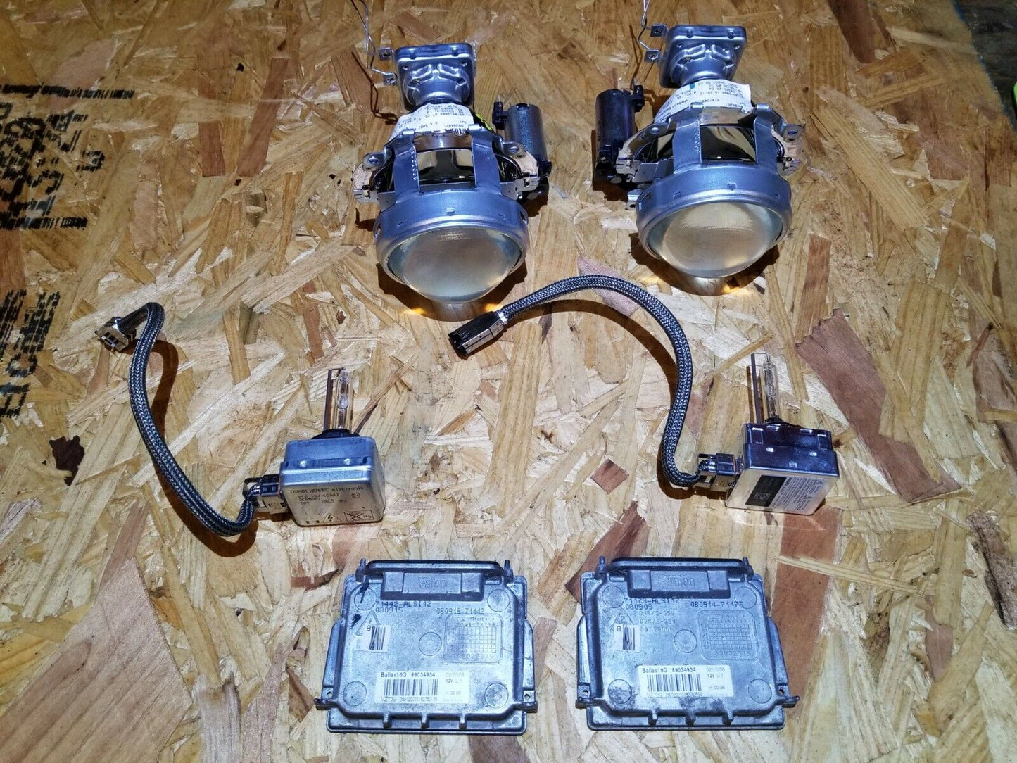 07 08 09 10 11 12 GMC Acadia Headlight Bi Xenon Lens W/ Bulb Lamp Ballast 6g OEM