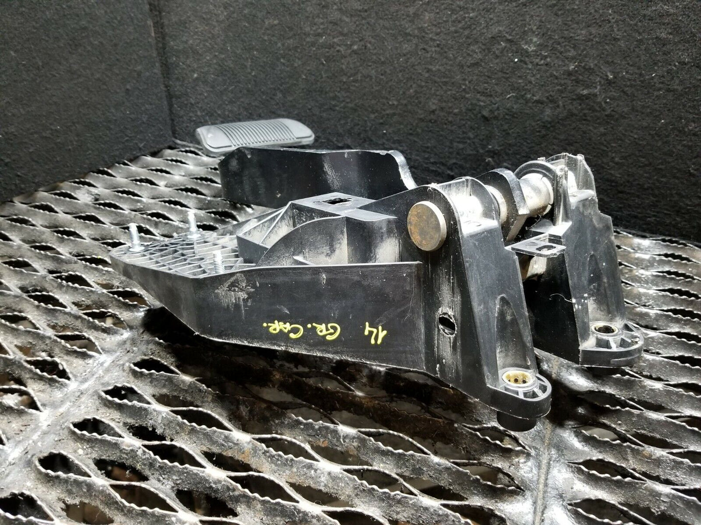 14 2014 Dodge Grand Caravan Brake Stop Pedal OEM