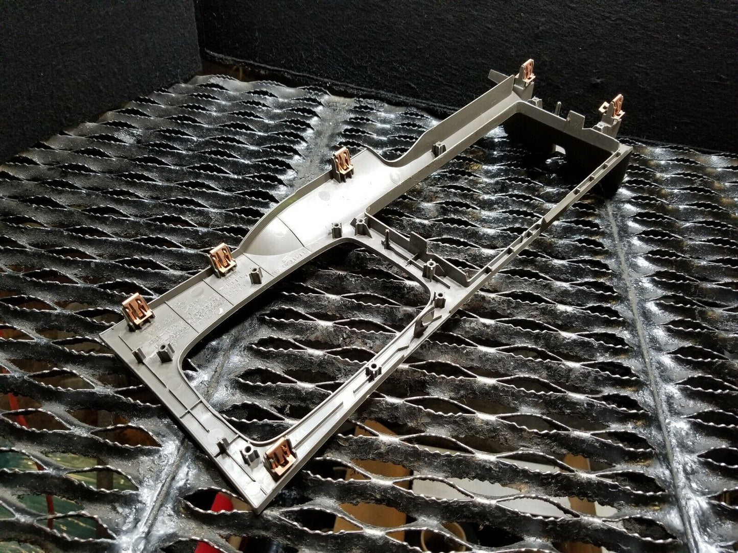 06 07 08 09 Mercury Center Console Shifter Trim Bezel OEM 71k