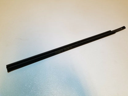 13 14 15 16 Nissan Versa Sdn Rear Right Pass Door Window Belt Seal Molding OEM