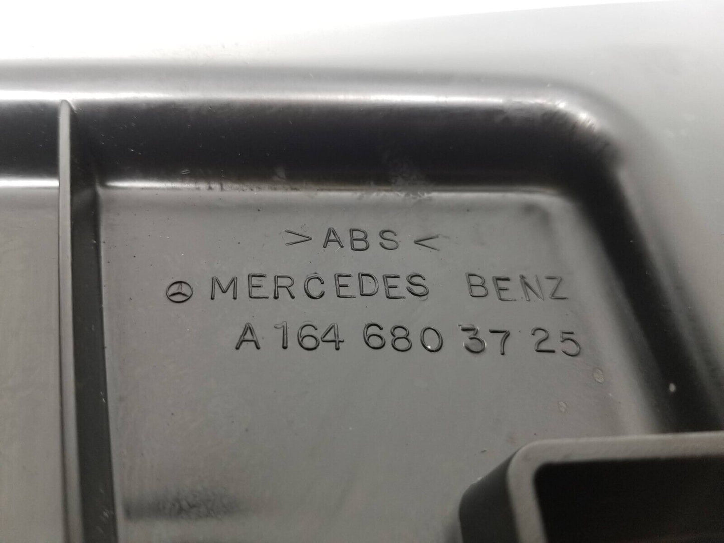 06 07 08 09 10 11 Mercedes Ml500 Engine Compartment Insulation Trim Cover OEM