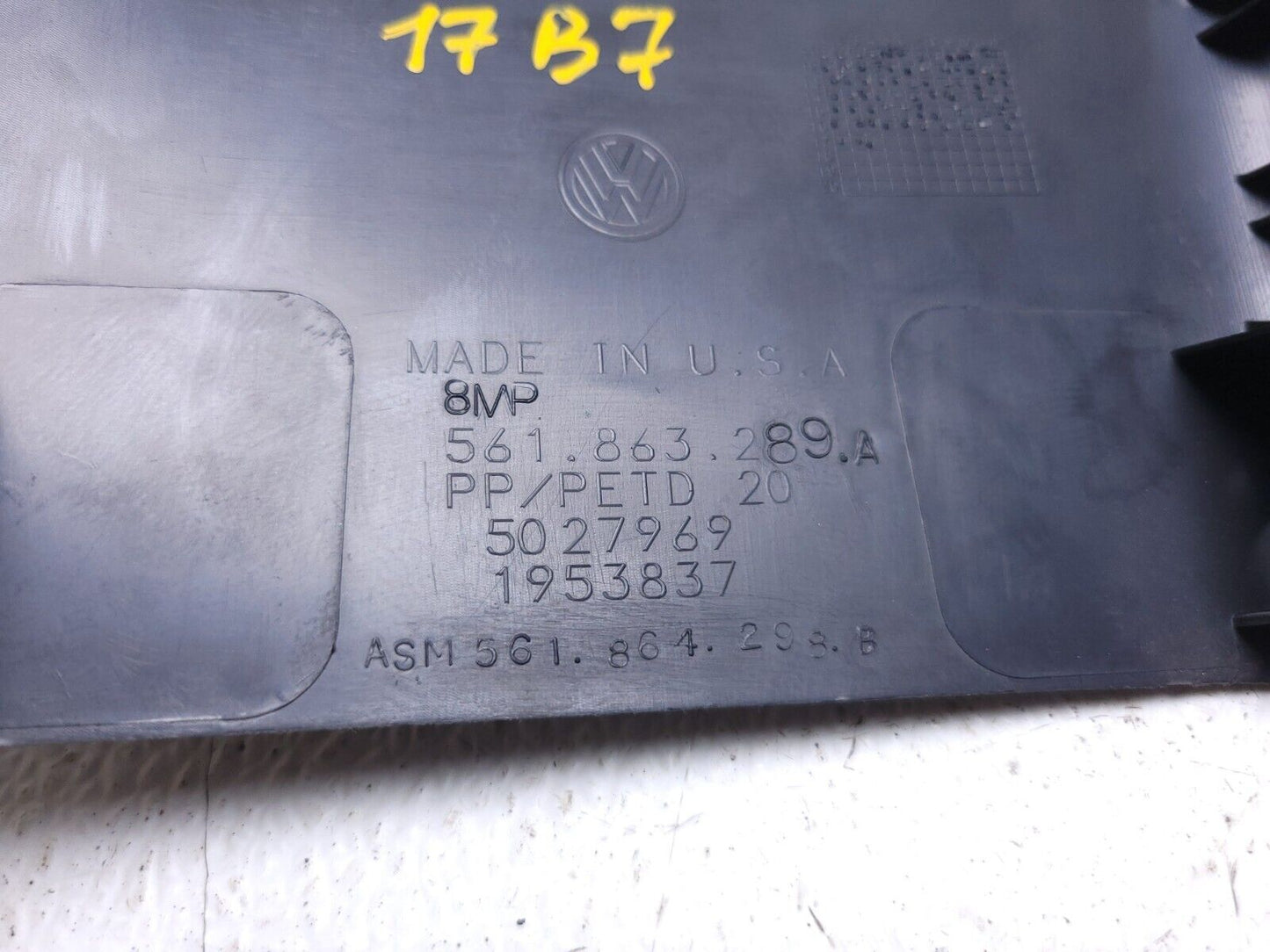 12-19 Volkswagen Passat Rear Center Console Trim Cover 561863289a OEM