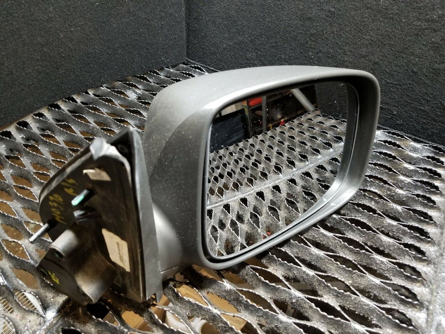 04 2004 Chevrolet Colorado Passenger Right Door Side View Mirror OEM #115