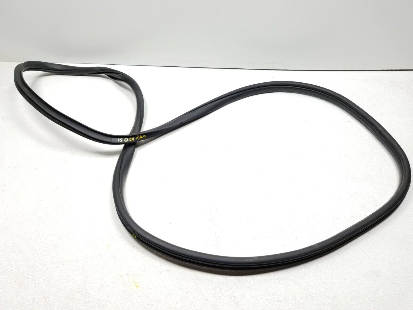 14 15 16 17 Jeep Grand Cherokee Rear Right Pass Side Door Weather Strip Seal OEM