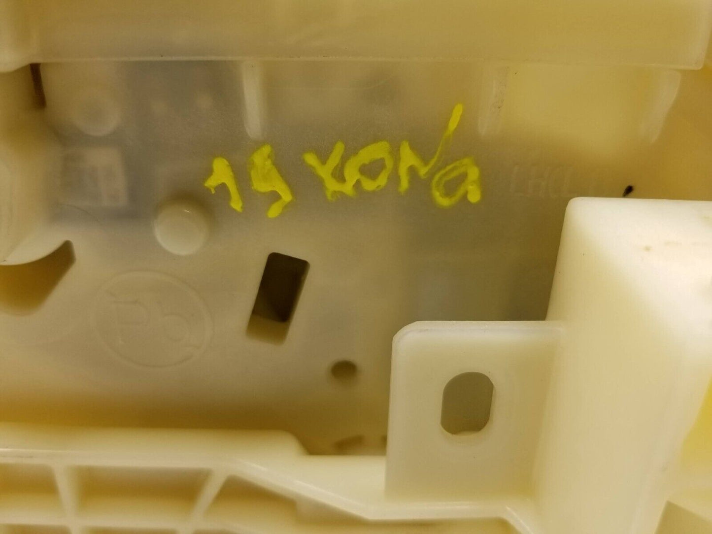 18-21 Hyundai Kona Gear Shifter Selector Lever 46700-j9100 OEM 29k Miles