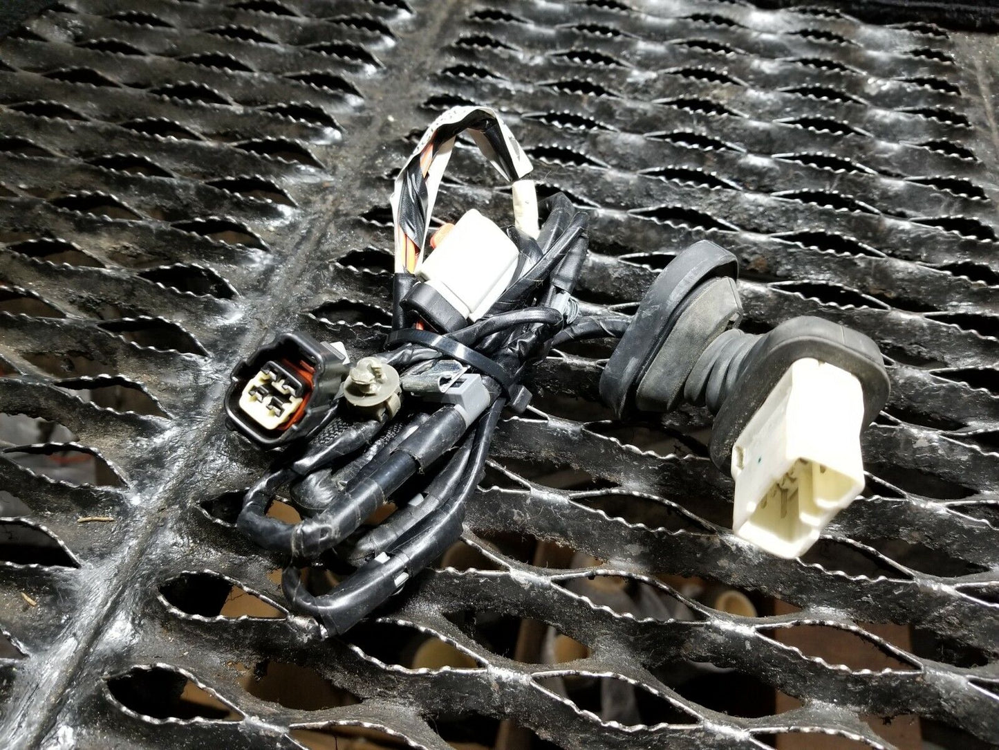 05 06 07 Dodge Magnum Rear Left Driver Side Door Wire Harness OEM