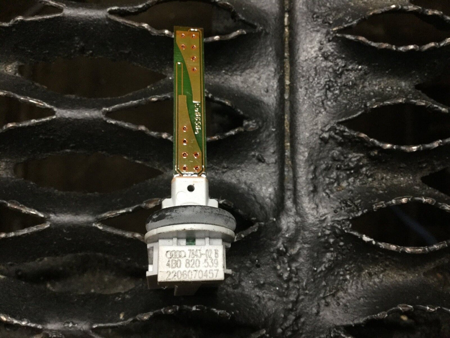 04 05 06 07 08 Audi A4 Air Climate Temperature Sensor OEM