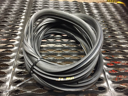 10 11 12 13 14 Subaru Legacy Front Right Pass Door Weatherstrip Seal OEM
