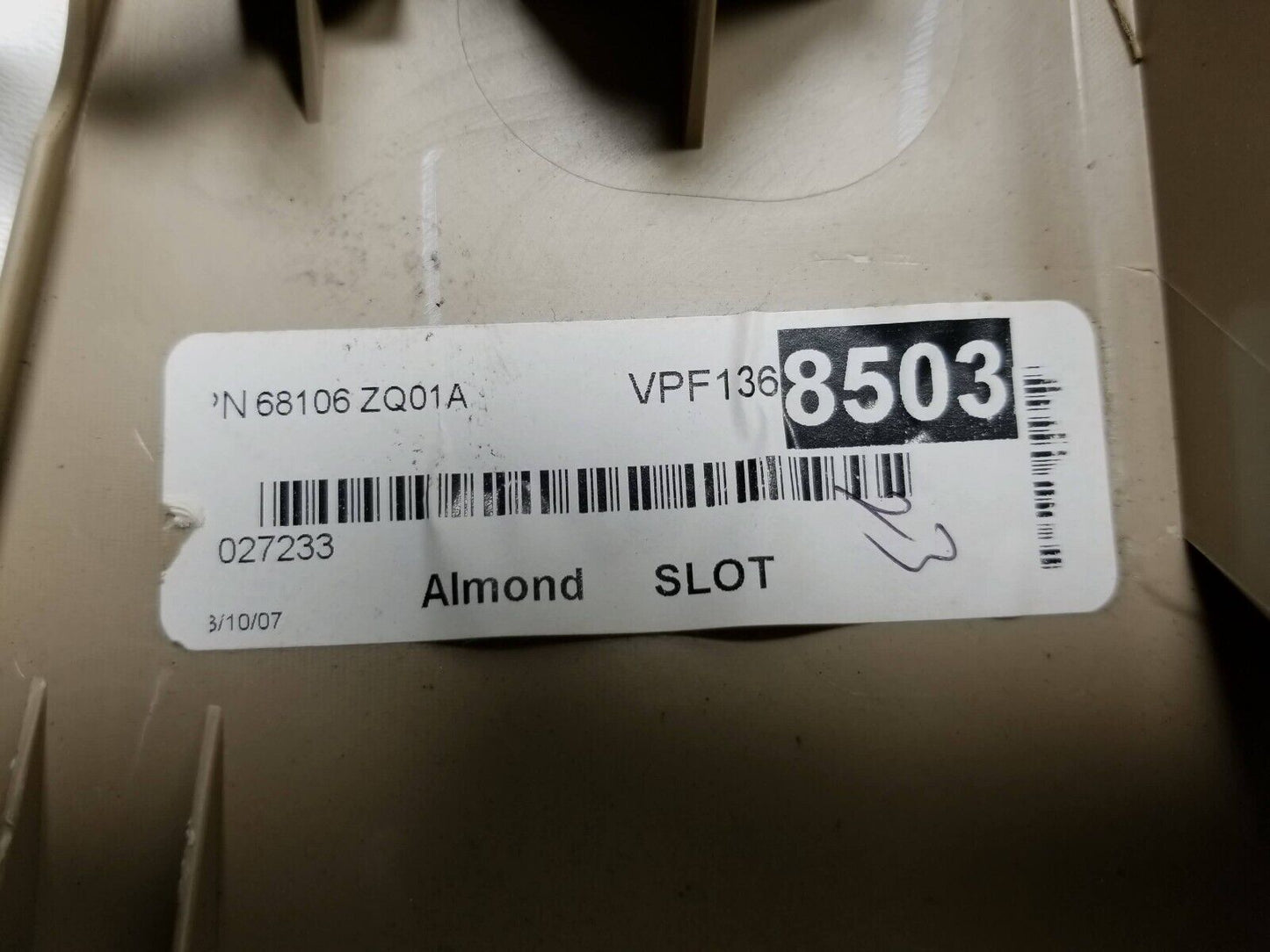 2006-2012 Nissan Armada Left Driver Side Dash Lower Knee Bolster 68106-zq01a OEM