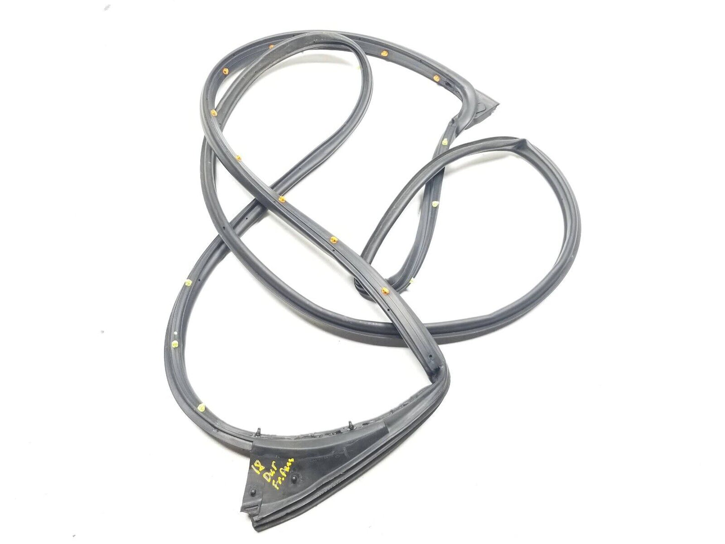 16 17 18 19 20 Dodge Durango Front Right Pass Door Weatherstrip Seal OEM