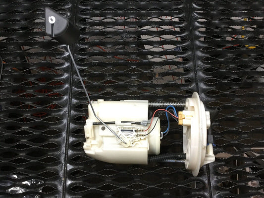 2010 Chrysler Sebring Avenger 2.4l Fuel Pump 04766131ab OEM