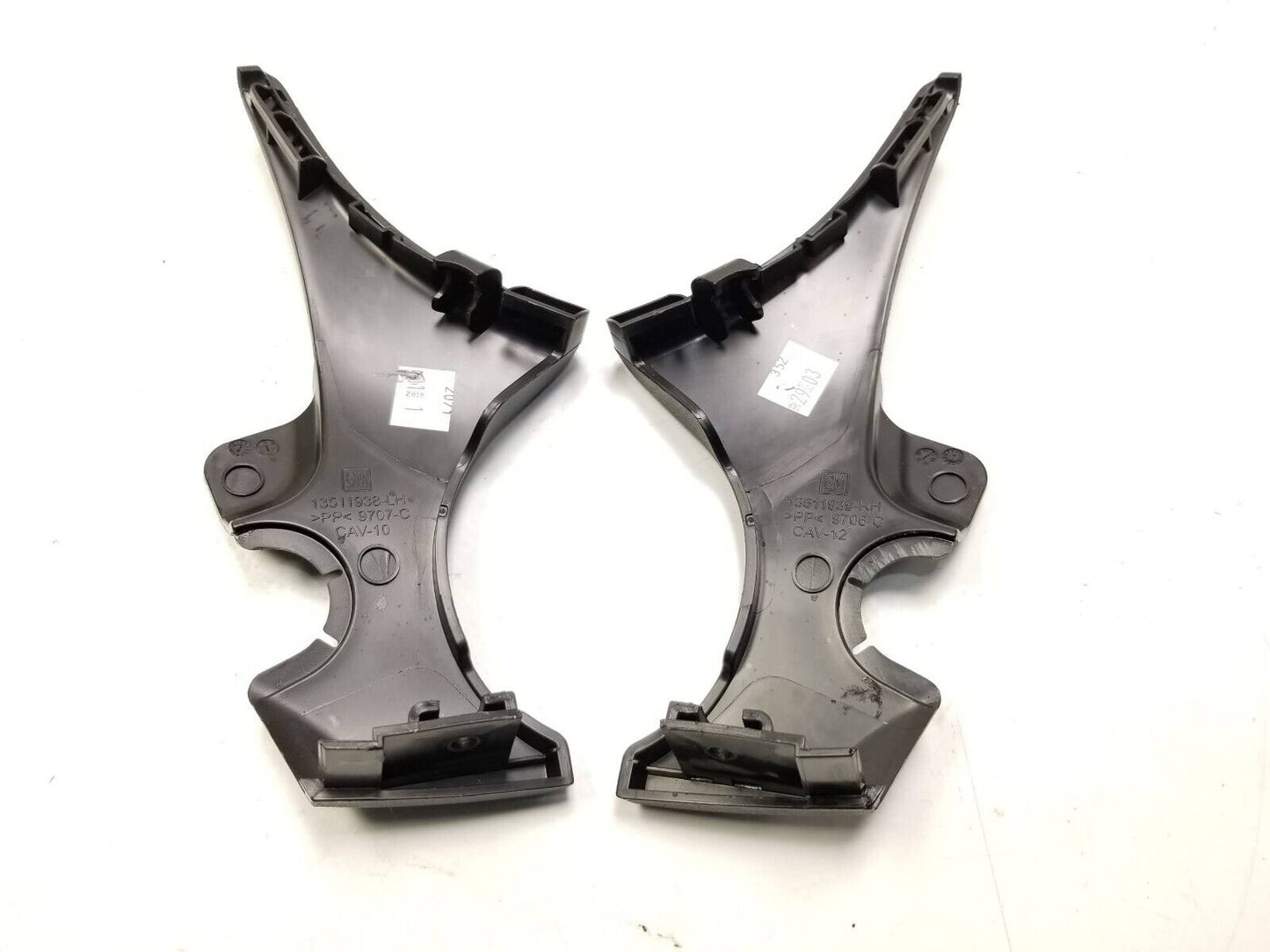 18 - 21 Chevrolet Equinox Seat Side Cover Trim Passenger Right OEM