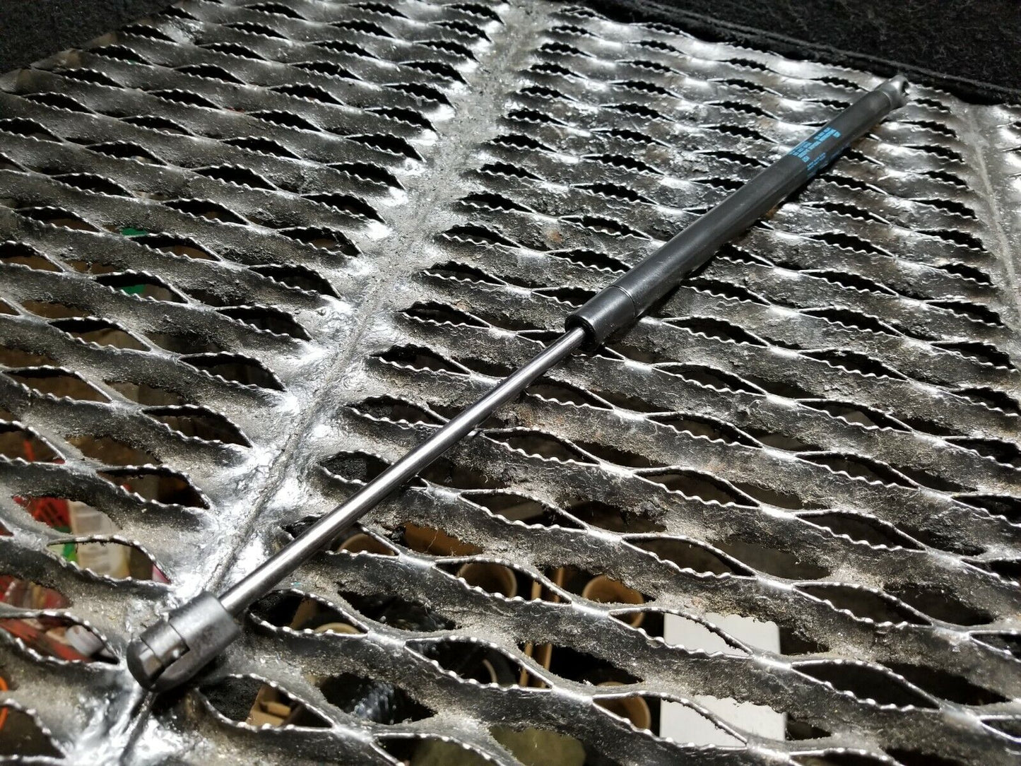 15 16 17 18 VW Jetta Trunk Lid Lift Support 5c6827550 OEM 30k