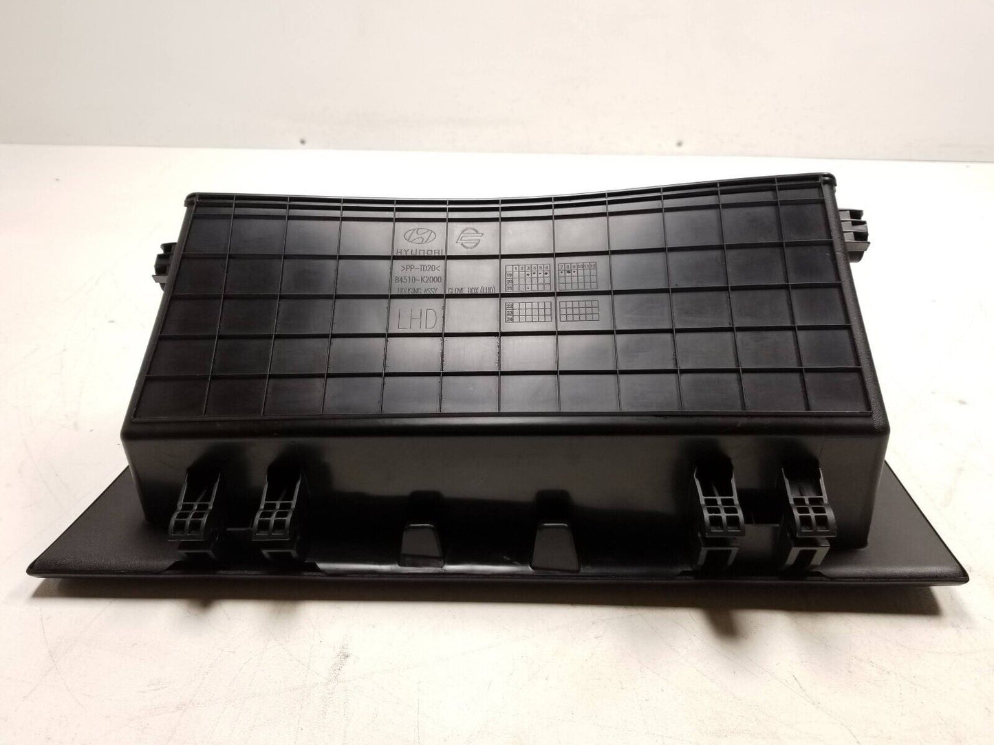 20 21 22 Hyundai Venue Glove Box OEM