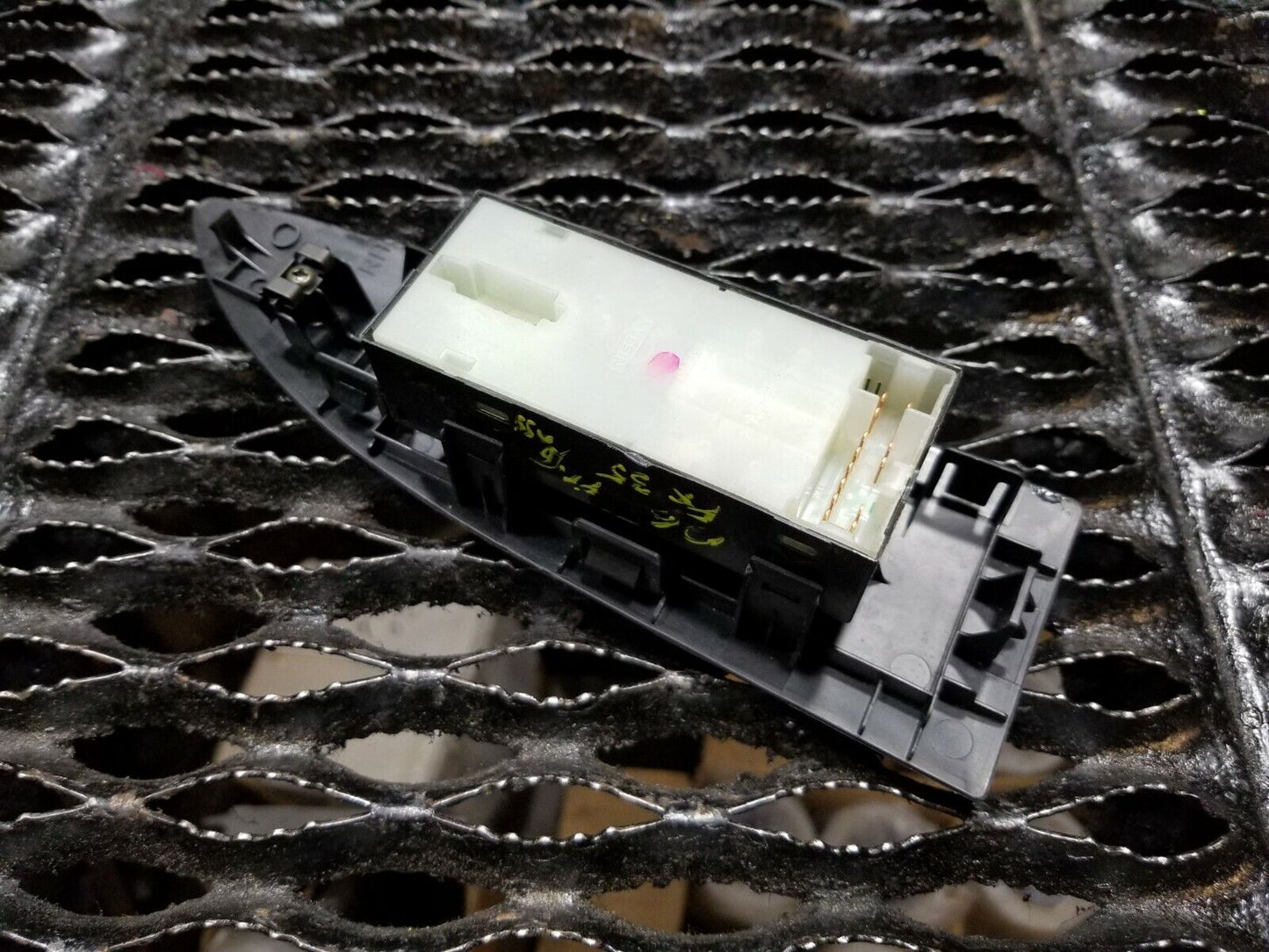 06 07 08 Infiniti Fx35 Front Right Pass Door Power Window Control Switch OEM