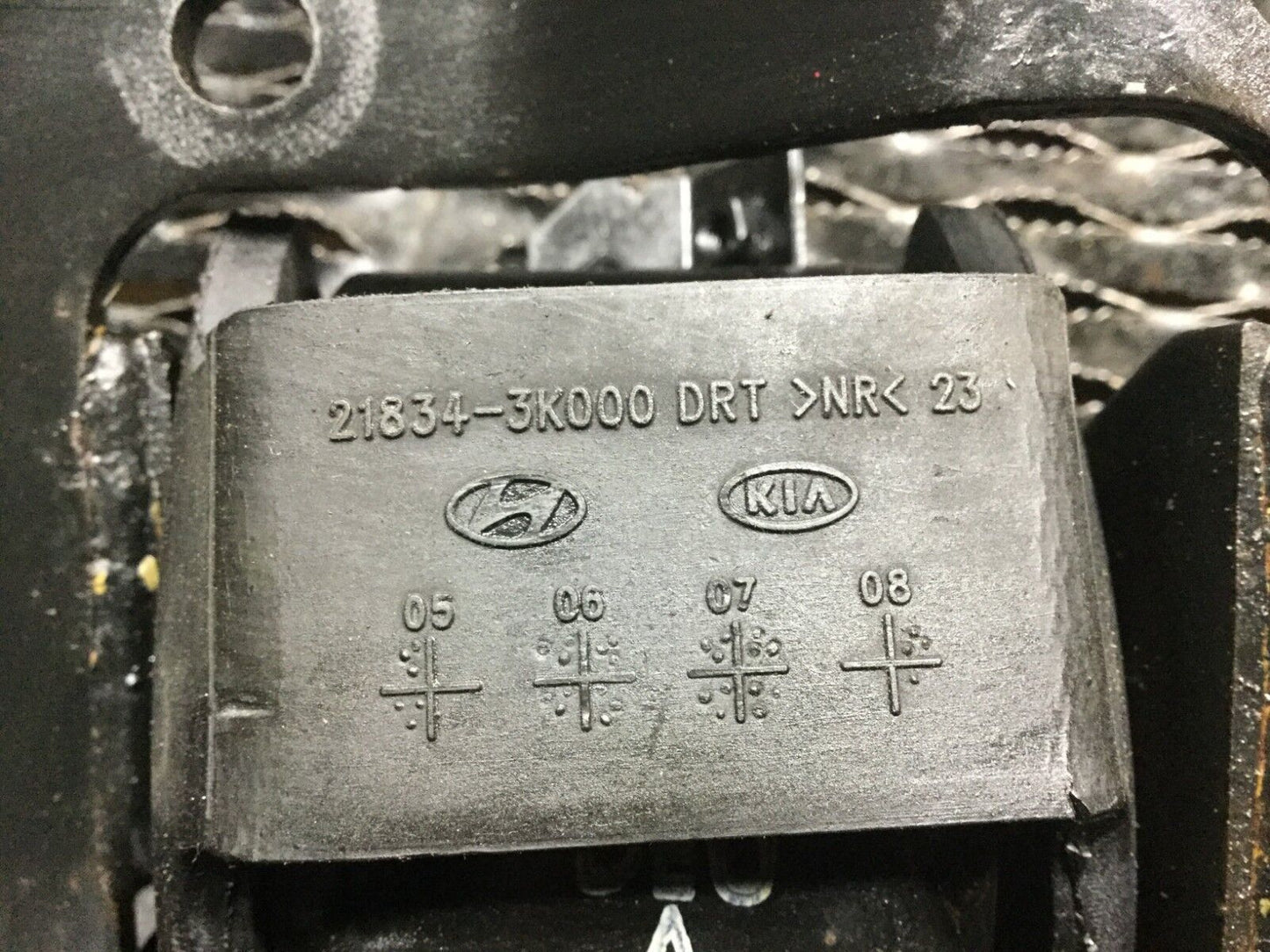 06 07 08 09 10 Sonata Left Transmission Transaxle Mounting Bracket OEM D12 42k