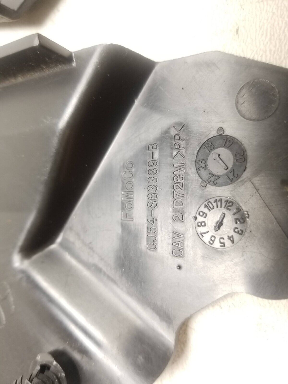 17 18 19 Ford Escape Rear Seat Cover Trim Plastic Headrest Guide Sleeve OEM