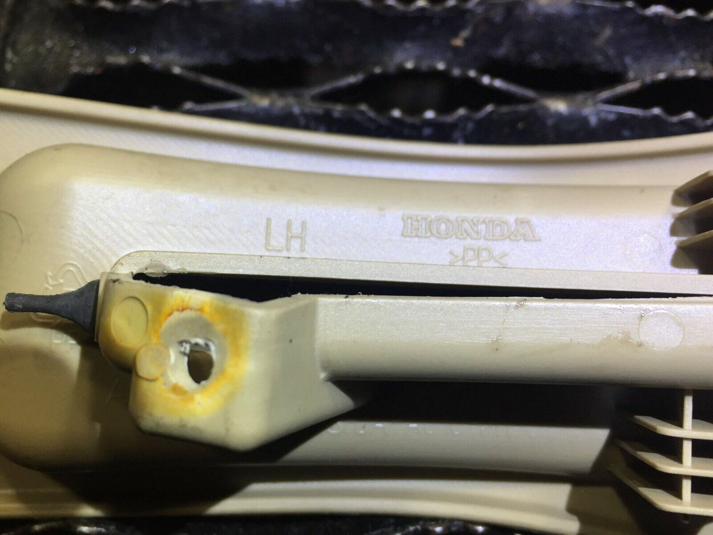 08 09 10 Honda Odyssey Rear Second Row Left Seat Walk-in Garnich Trim OEM D43