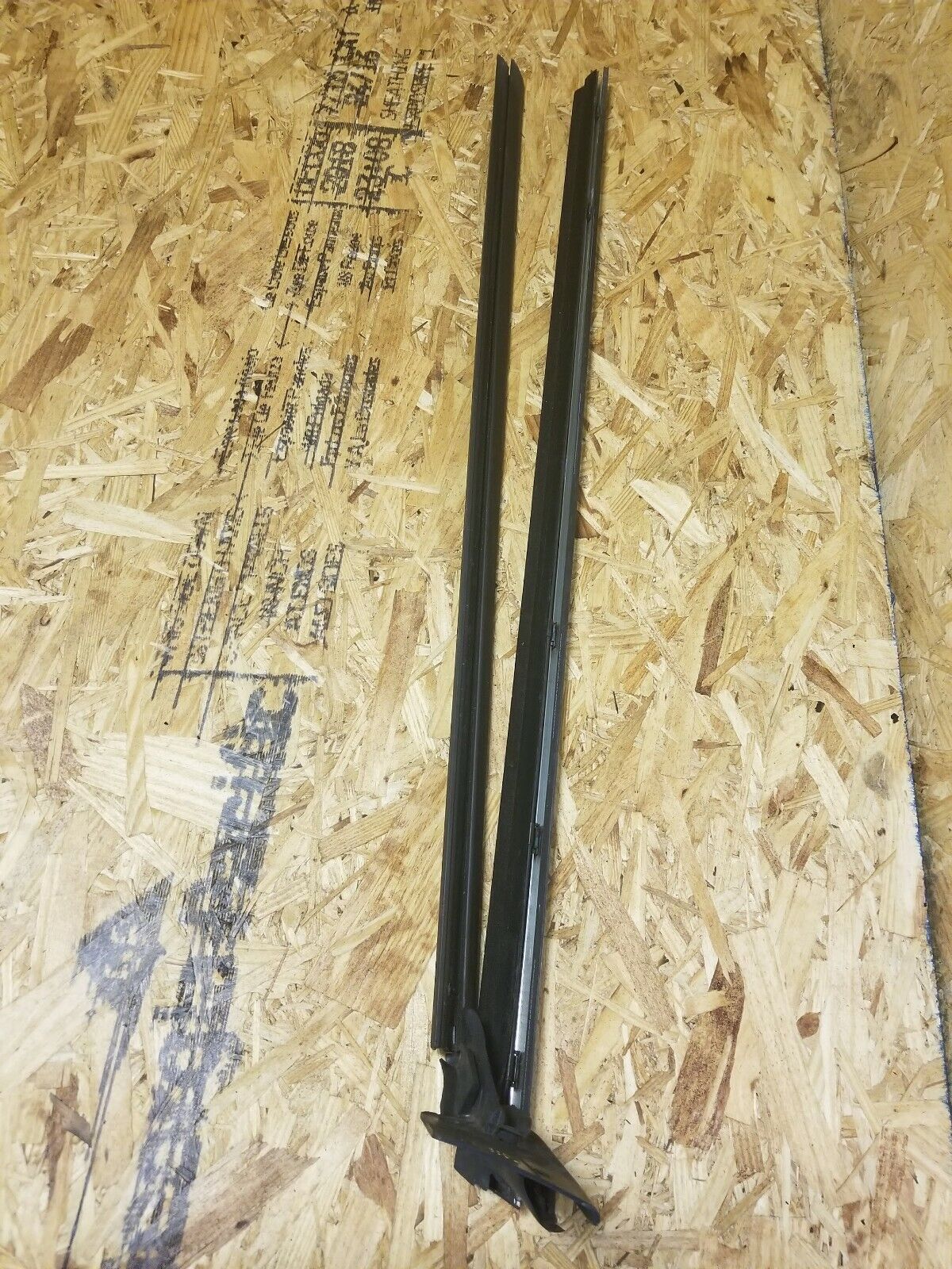 03 05 07 08 09 Mercedes Clk W209 Door Upper Trim & Seal Left Driver Side OEM
