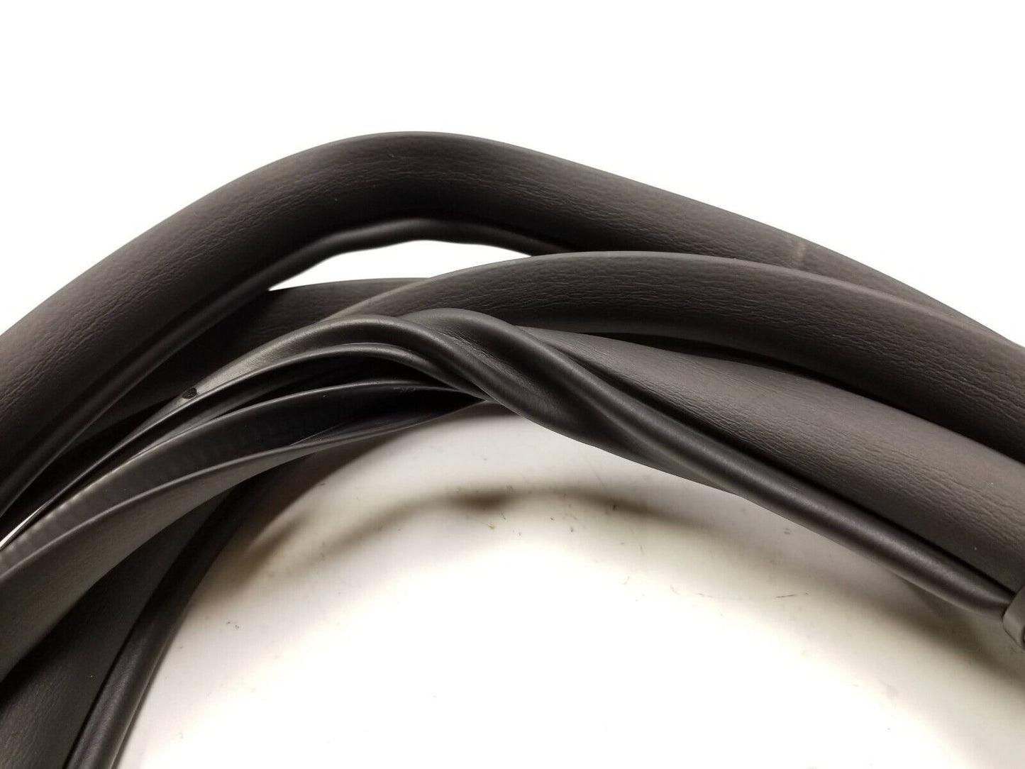 18-21 Hyundai Kona Door Weatherstrip Seal Front Right Pass Side OEM 29k Miles