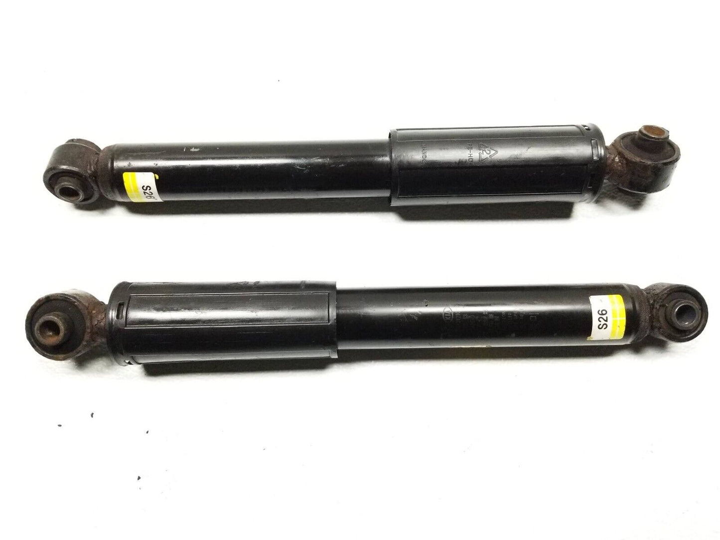14 15 16 Hyundai Elantra Rear Shock Strut Absorber Pair OEM Sedan