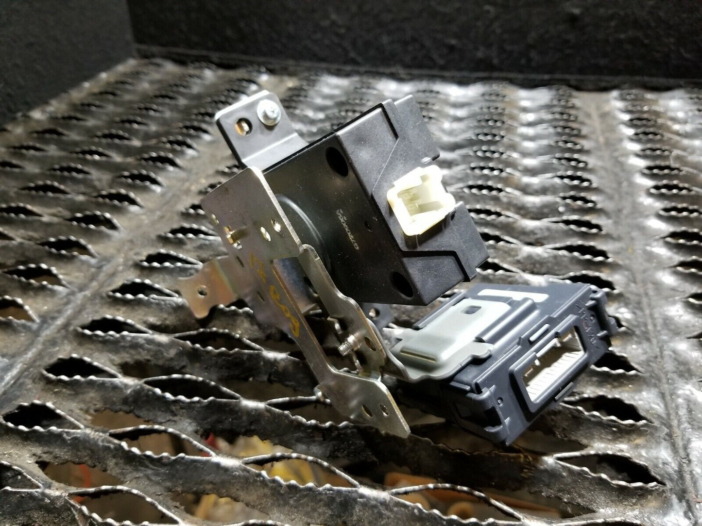 16 17 18 19 Nissan Rogue Warning Speaker Control Unit Module OEM 36k Miles