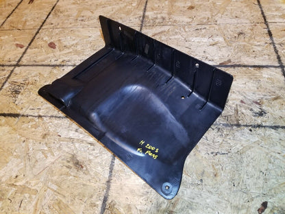 11 12 13 14 Chrysler 200 Cabrio Front Pass Side Fender Liner Splash Guard OEM