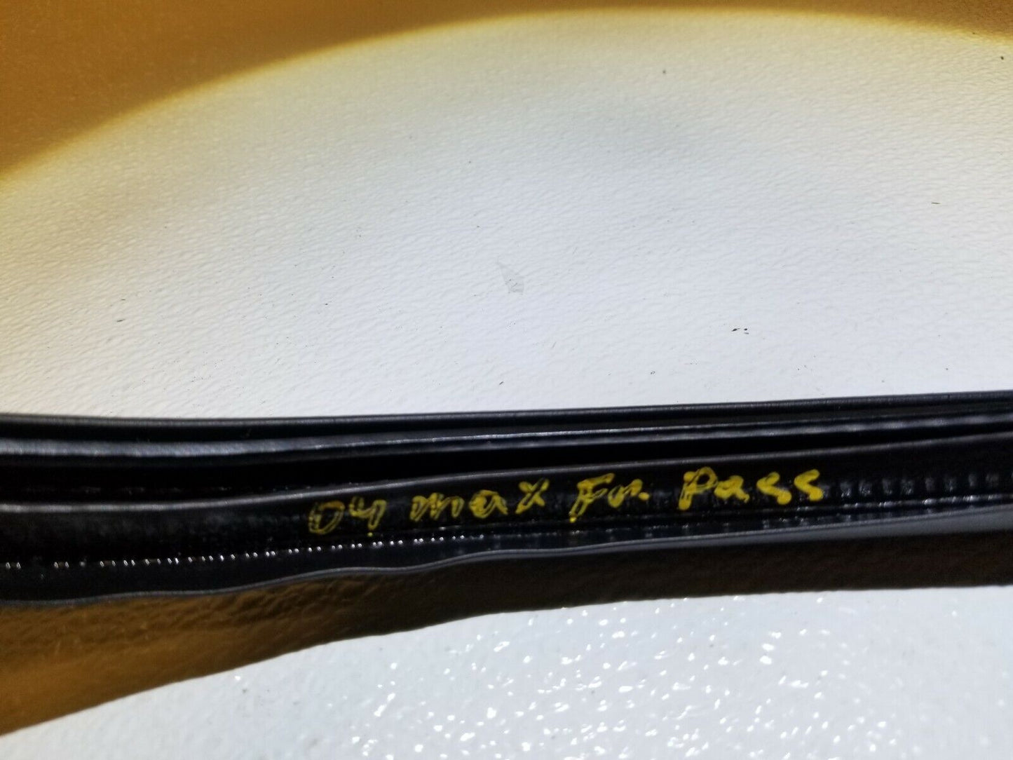 04 05 06 07 08 Nissan Maxima Front Right Pass Door Weatherstrip Seal OEM