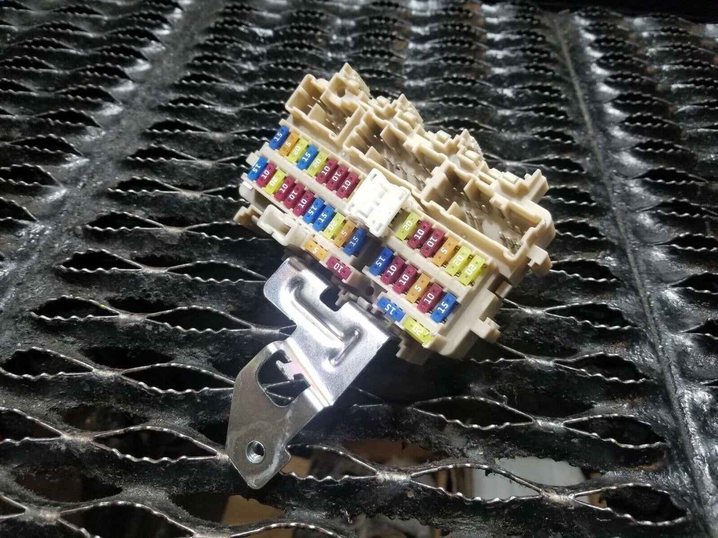 16 17 18 19 Nissan Rogue Dash Fuse Box OEM 33k