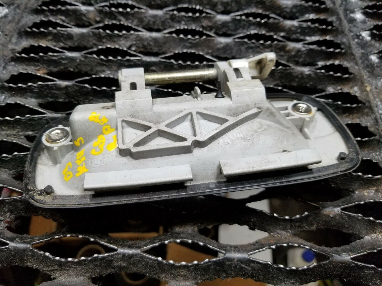 99 00 01 02 03 04 Lexus GS300 Rear Right Pass Exterior Door Handle OEM