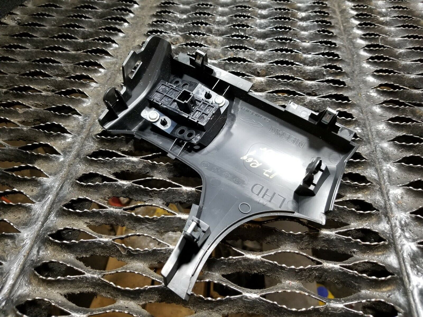 16 17 18 19 Nissan Rogue Dimmer Trip Reset Button Trim Panel OEM 36k Miles