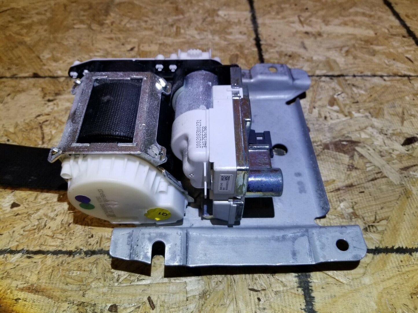 07 08 09 10 Mercedes-benz R350 Front Right Passenger Seat Belt Retractor OEM