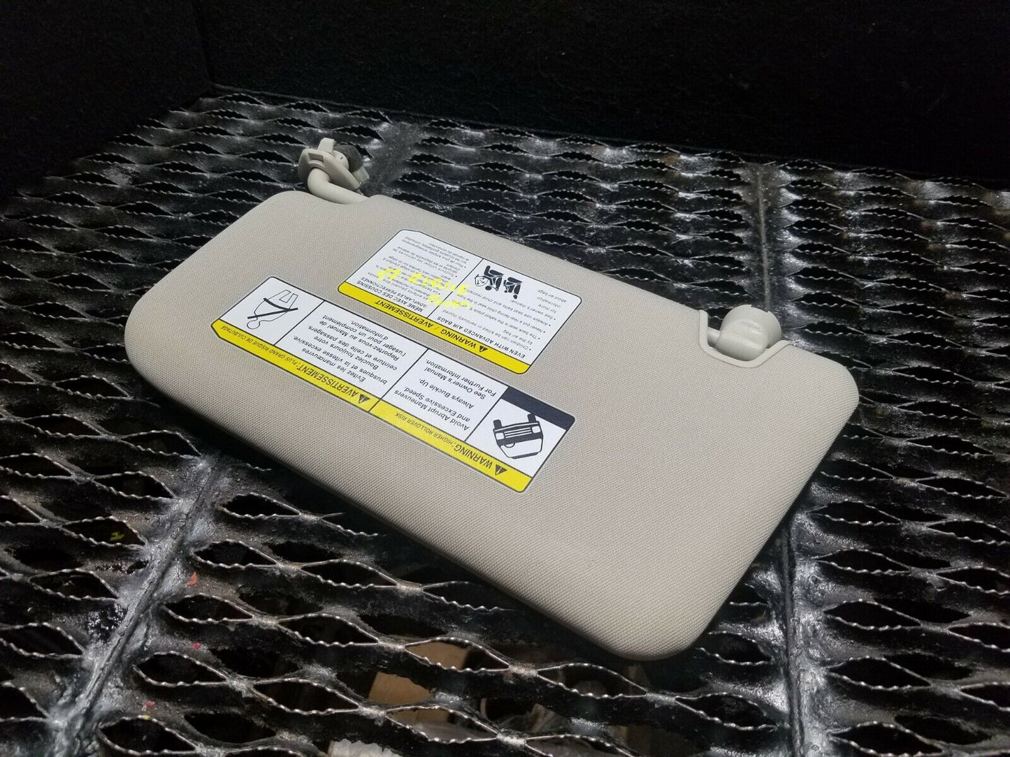 16 17 18 19 Nissan Rogue Passenger Right Sun Visor OEM