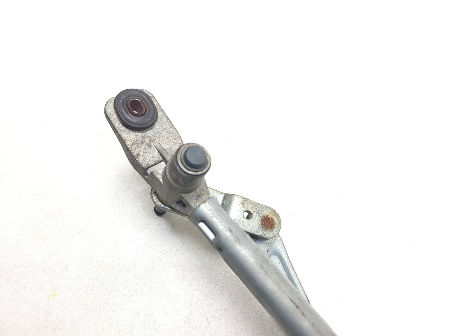 2010 - 2015 Hyundai Tucson Windshield Wiper Motor W/ Linkage OEM