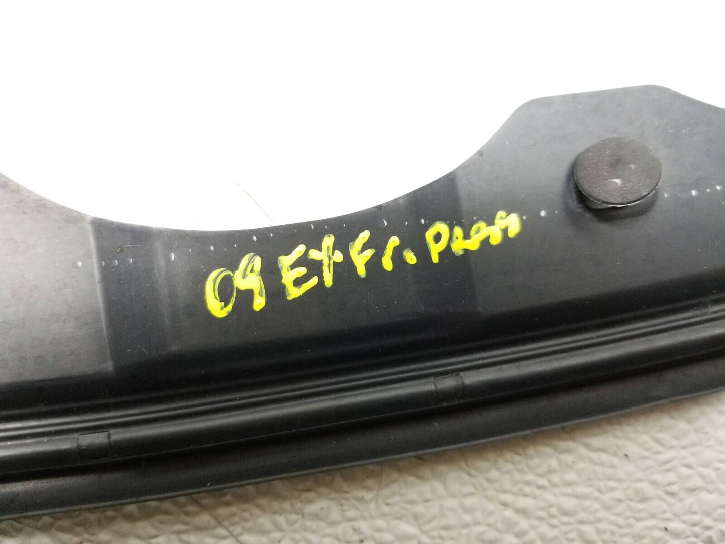 07 08 09 Lexus ES350 Front Right Passenger Door Weatherstrip Seal 6786533010 OEM