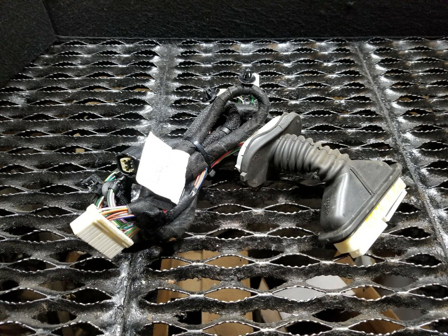 06 07 08 09 10 Jeep Grand Cherokee Front Right Pass Side Door Wire Harness OEM