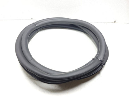 14 15 16 17 18 Jeep Cherokee Rear Door Weather Strip Seal Passenger Side Rh OEM