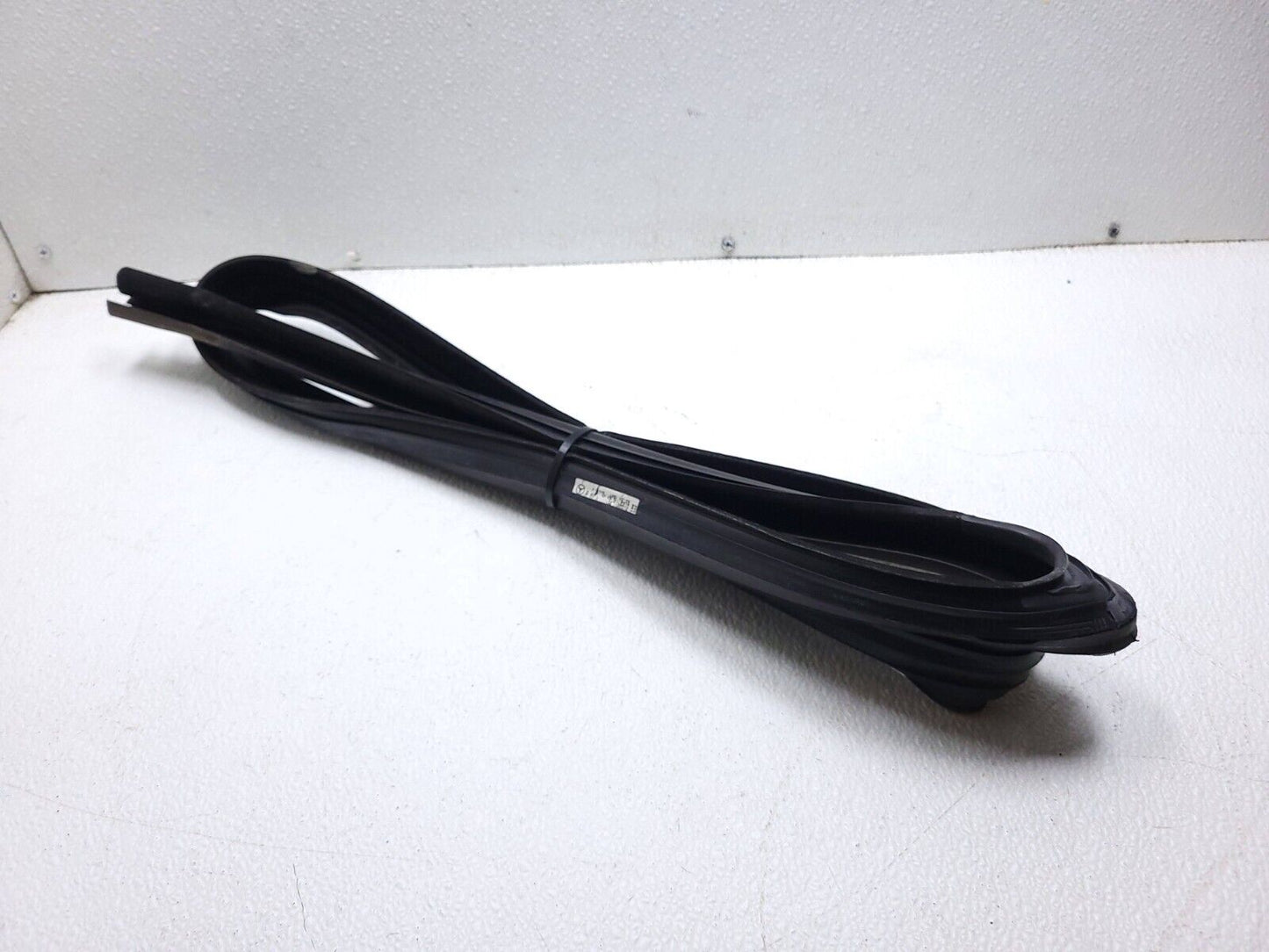 06 07 08 09 10 11 Mercedes Ml500 Door Weatherstrip Seal Front Left Driver OEM