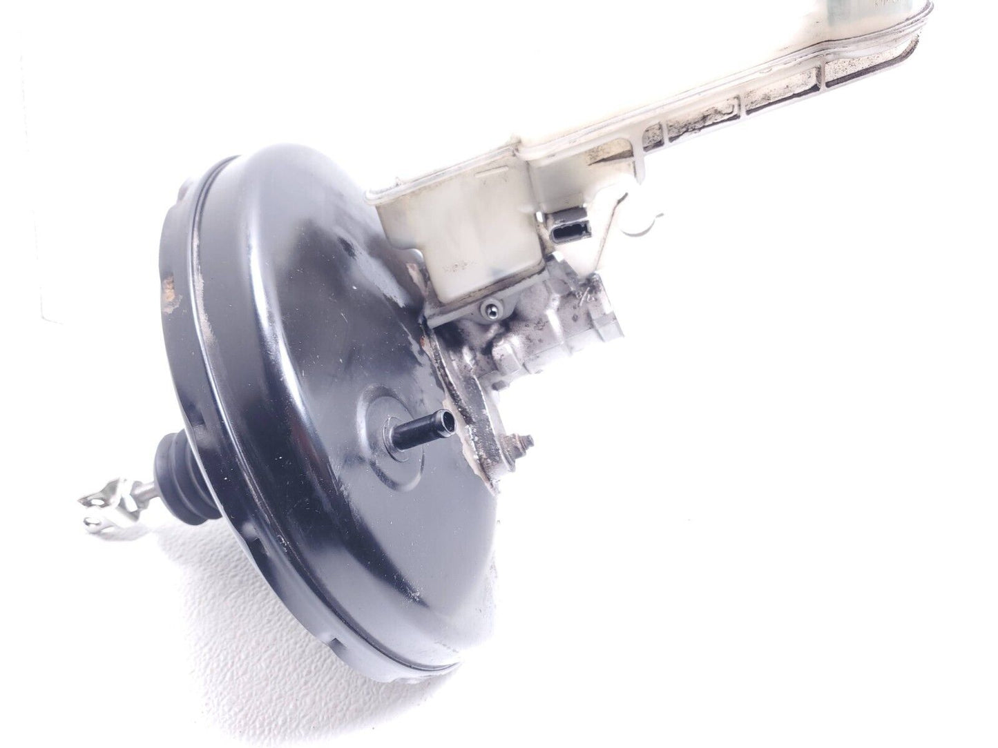 2007 - 2013 Suzuki SX4 Power Brake Booster W/ Master Cylinder OEM