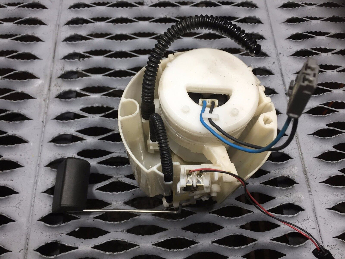 09 10 11 12 13 Mazda 3 2.0l Fuel Pump OEM 62k