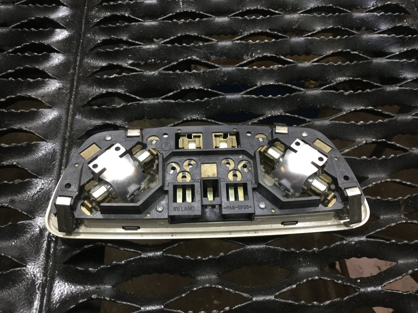 01 02 03 04 05 06 07 08 09 Volvo S60 Overhead Dome Light Lamp OEM 9178936