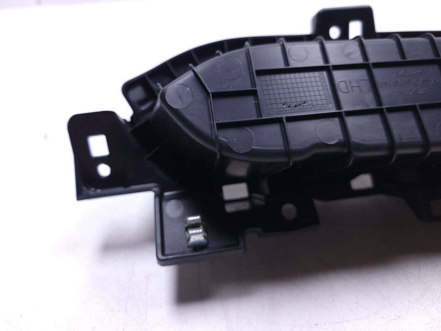 20 21 22 Hyundai Venue Upper Passenger Storage Tray 84779-k2000 OEM