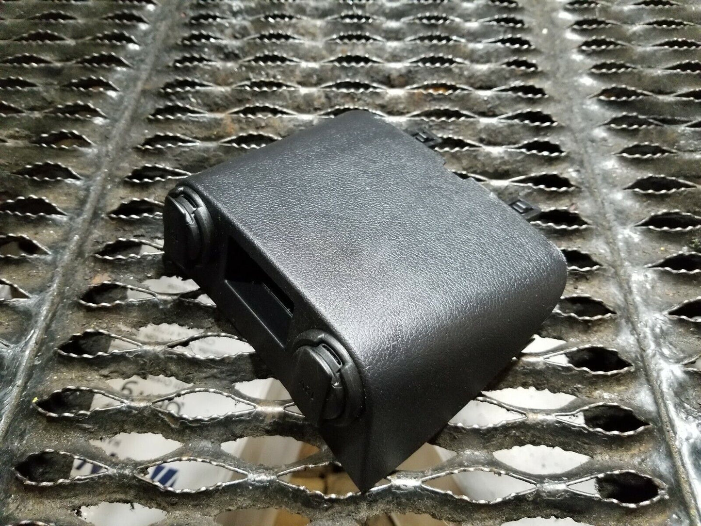 12 13 14 15 16 Hyundai Veloster Center Multi 12 Volt Unit Aux Usb Housing OEM