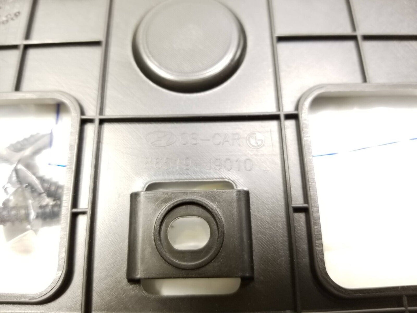 18-21 Hyundai Kona Front Bumper License Plate Holder Bracket OEM 29k Miles