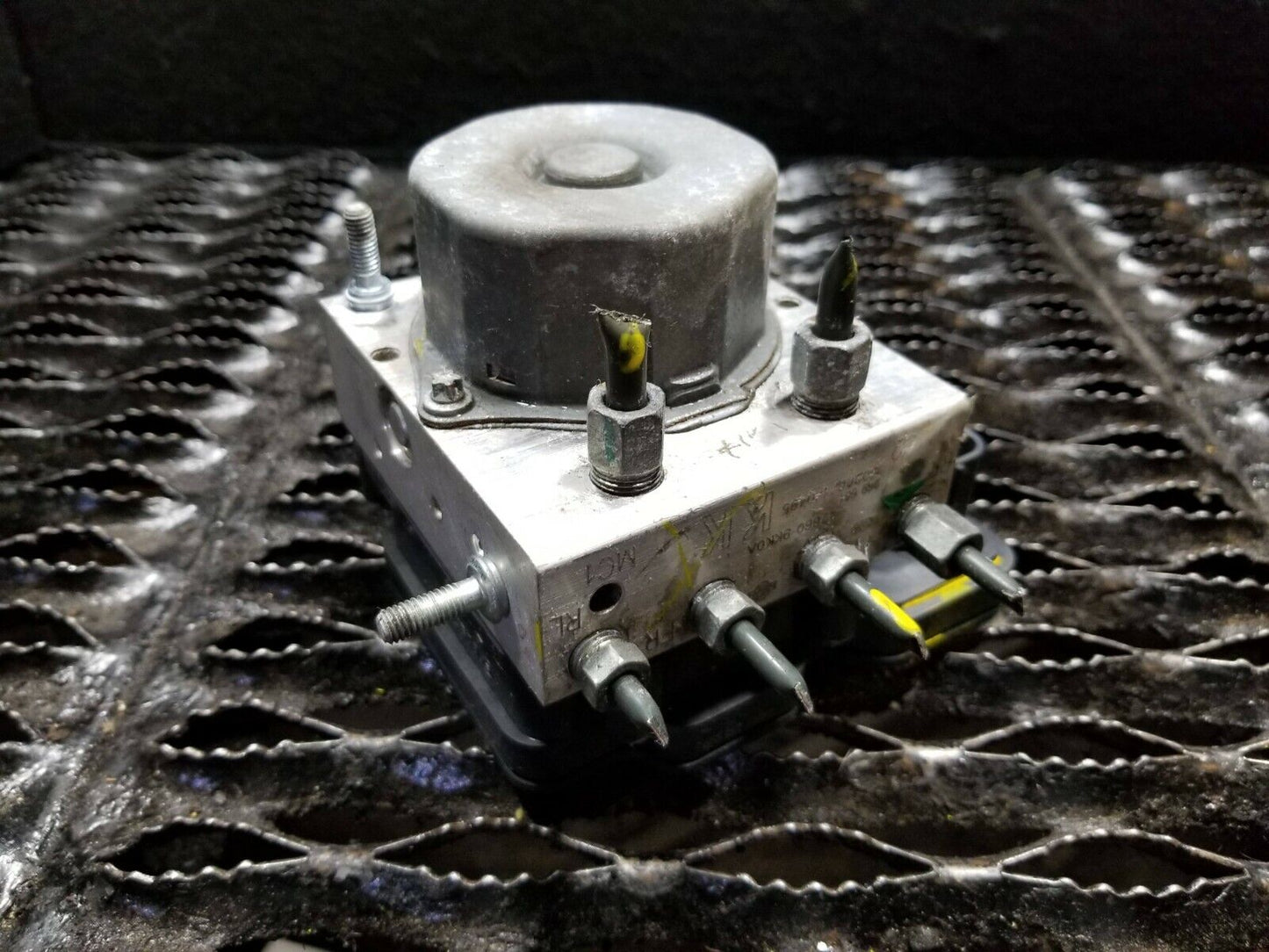 13 14 15 16 17 Nissan Versa ABS Anti Lock Brake Pump OEM